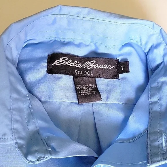 Blue EDDIE BAUER Boy's dress shirt, Size 7, Oxford Shirt, front pocket. - Picture 2 of 3